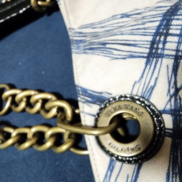 Vera Wang Fabric Tote Bag with attached  purse - Picture 3 of 8